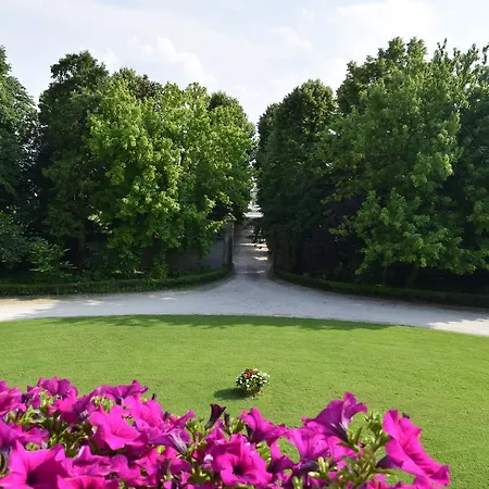 Ostello Castello Mina Della Scala *