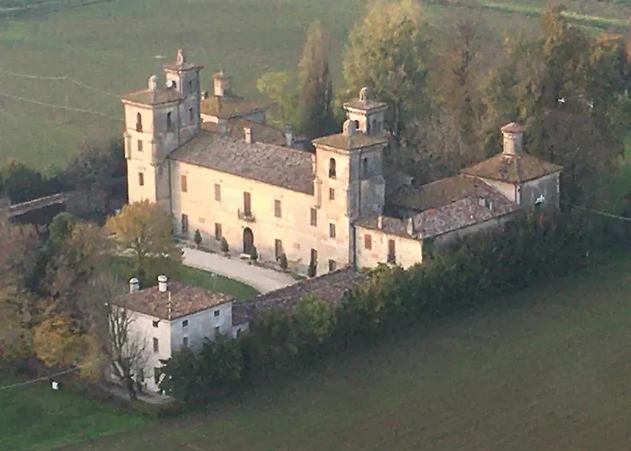 Hostel Castello Mina Della Scala *