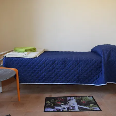 Castello Mina Della Scala *