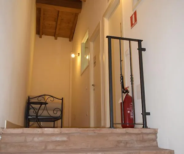 德拉斯卡拉米娜城堡旅舍 旅馆 Casteldidone